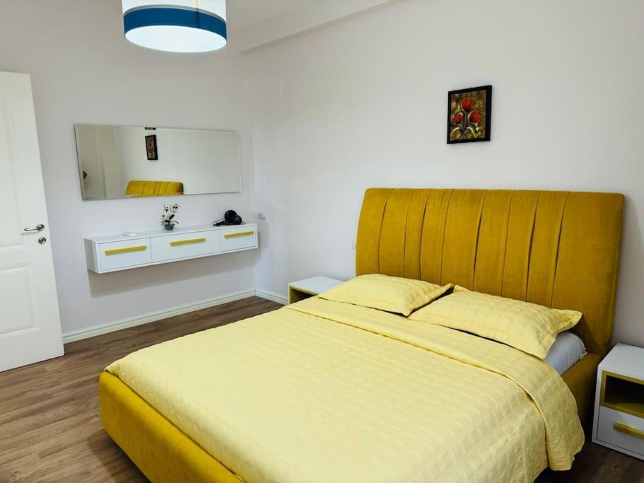 Yellow Apartment Durrës Zewnętrze zdjęcie