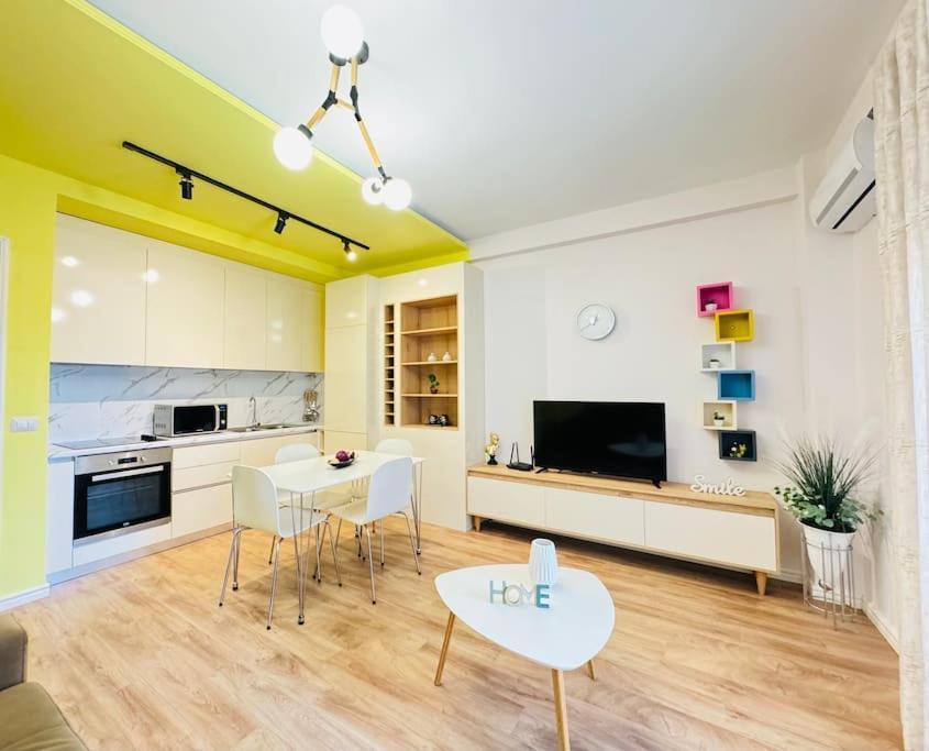 Yellow Apartment Durrës Zewnętrze zdjęcie